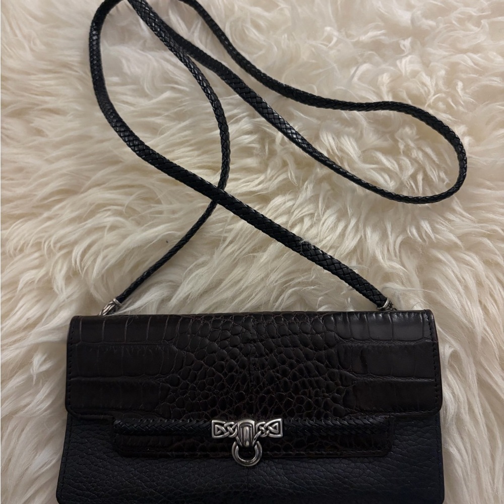 Brighton Gwynevere clutch wallet in black and chocolate crocodile-style w/ strap - Picture 2 of 7